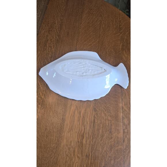 Large White Ceramic Fish Shaped Serving Platter Tray Coastal Nautical Decor - Picture 7 of 11